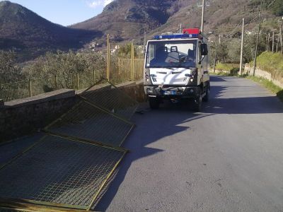 Interventi della Protezione Civile cavese a causa delle forti raffiche di vento.