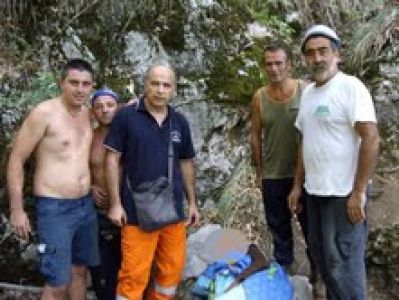 Soccorritori del posto con l'Ass.te capo Matteo Senatore in divisa.