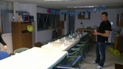 Tavola in preparazione in foto il nostro grande chef gerardo