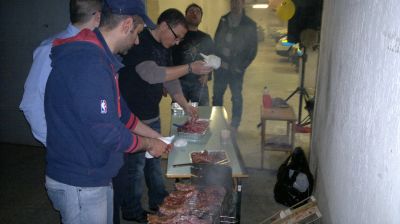 Alle prese con le salsicce