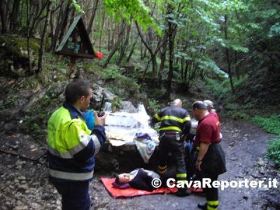 Feriti sull'Avvocata: soccorsi da Vigili del Fuoco, Protezione Civile, Croce Bianca-118 e Croce Rossa Italiana.