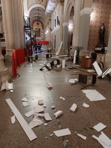 Continua l'esercitazione nello stretto di Messina.