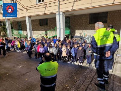 Continuano le prove di evacuazione negli istitui scolastici cittadini.