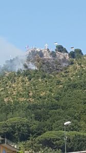 Live incendio a Monte Castello.