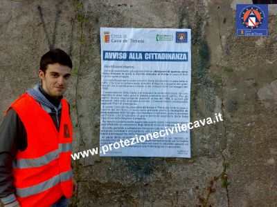 Affissione manifesti avvisi censimento zone rosse