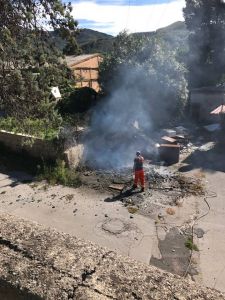 Incendio rifiuti ex campo prefabbricati di Via Nicola Pastore.